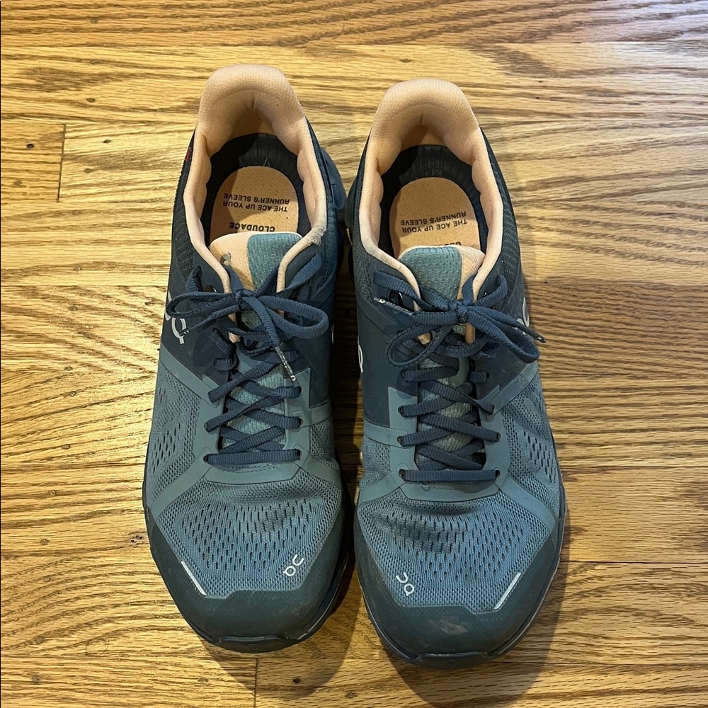 On Running Women’s Shoes - Forest Green and Peach